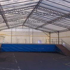 carpa-con-escenario
